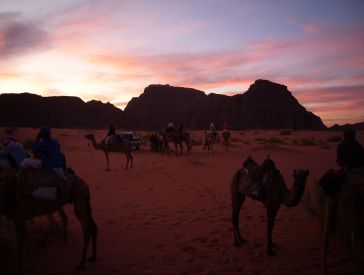 Etter 2,5 timer på kamel, var det godt å komme fram til vårt overnattingssted.
